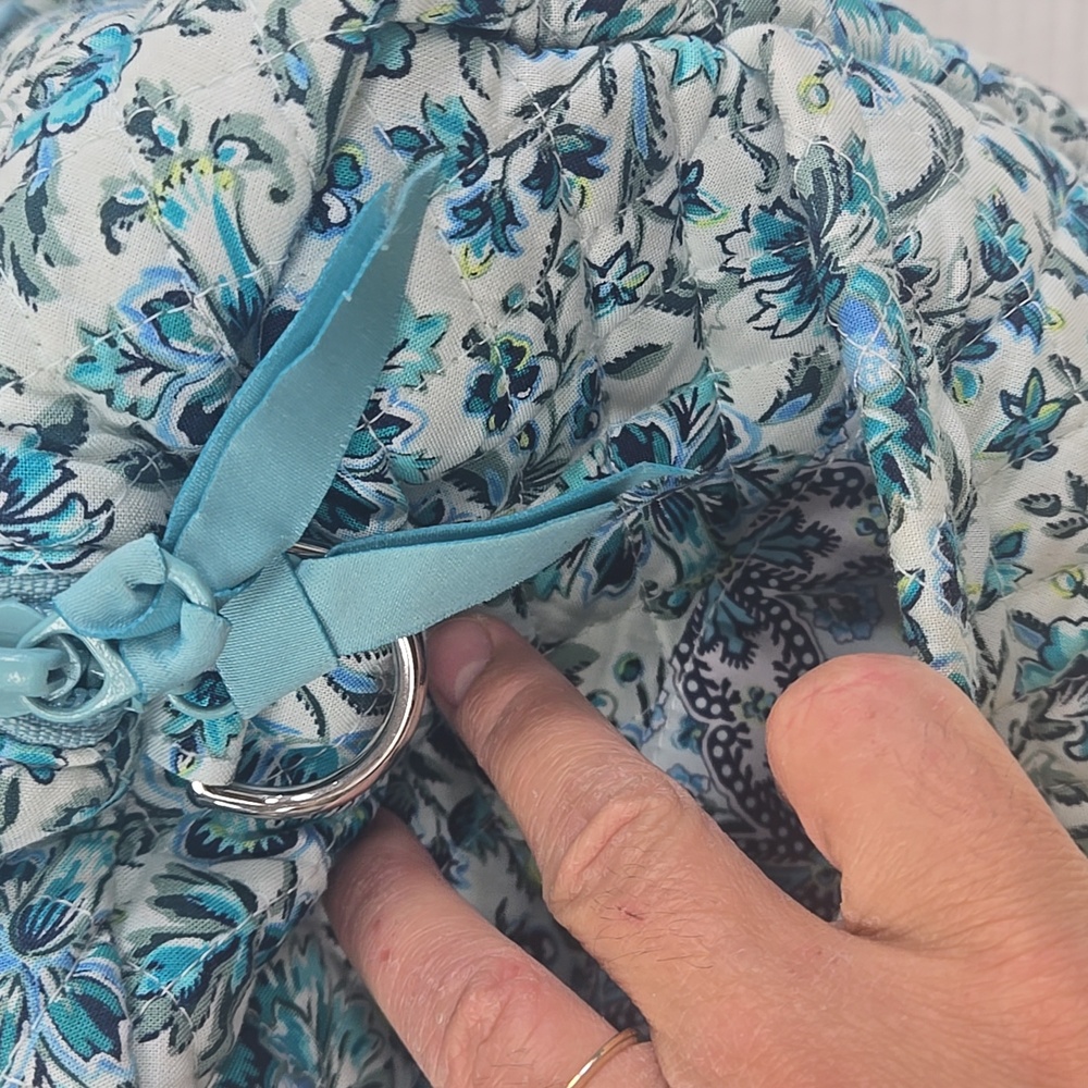 Vera Bradley | Iconic Small Travel Duffel Cloud Vine - Picture 5 of 10